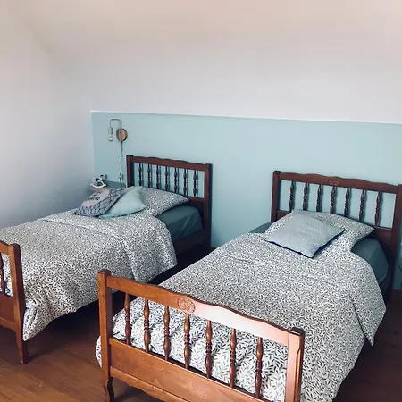 Le De Barville Nyaraló