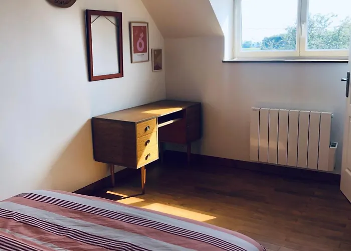 Le De Barville Nyaraló *